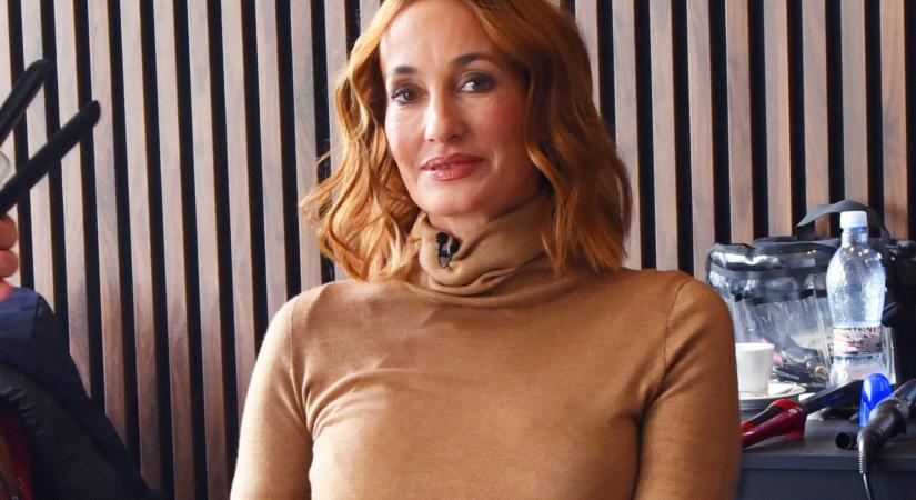 Epres Panni káprázatos: simán letagadhatna 20 évet romantikus fotóján a modell