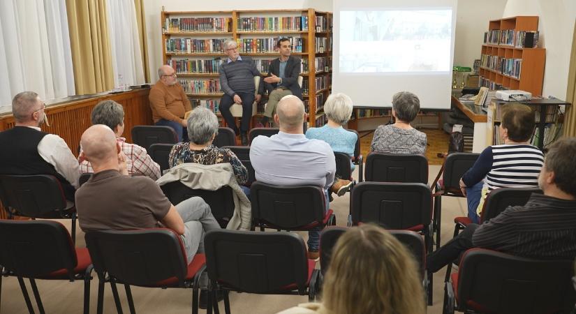 Az ő foglyuk voltam – beszélgetés a könyvtárban