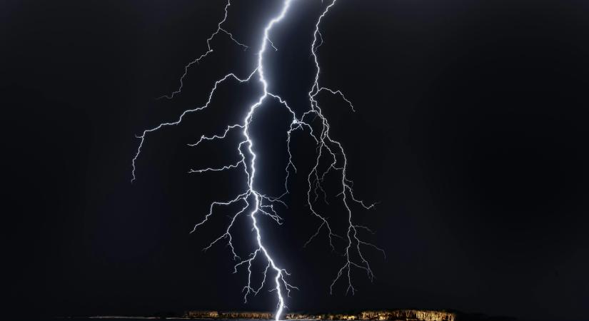 Villám csapott három emberbe, leírták a fájdalmas élményt