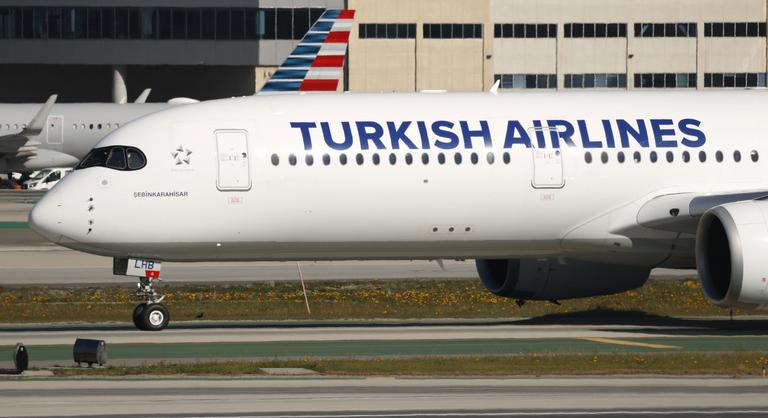 A magyar légtérben kapott szívrohamot a Turkish Airlines járatán egy utas, Győrnél engedte ki a kerozint a gép
