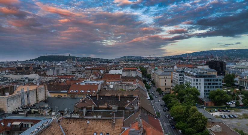 Irtózatos füstfelhő jelent meg Budapest felett, világvége hangulat a fővárosban