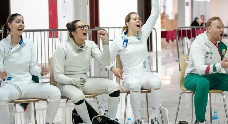 Ezüstérmes a női párbajtőrcsapat a junior Eb-n