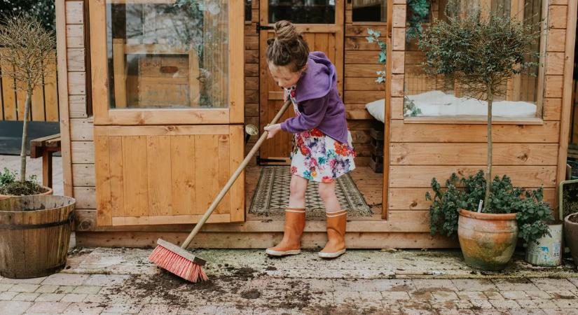 Hét ágra süt a nap a hétvégén: így végezd a tavaszi nagytakarítást a kertben
