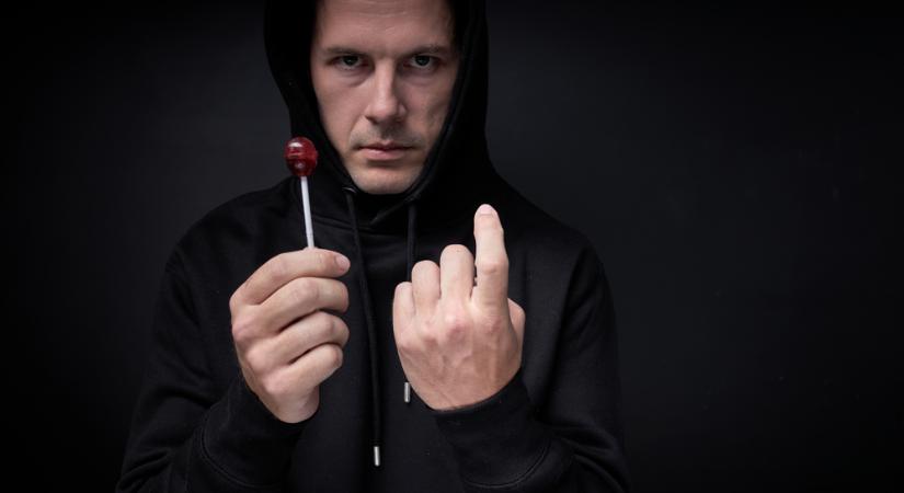 Bölcsődés fiúkat molesztált a pedagógus – a gépe tele volt fotókkal