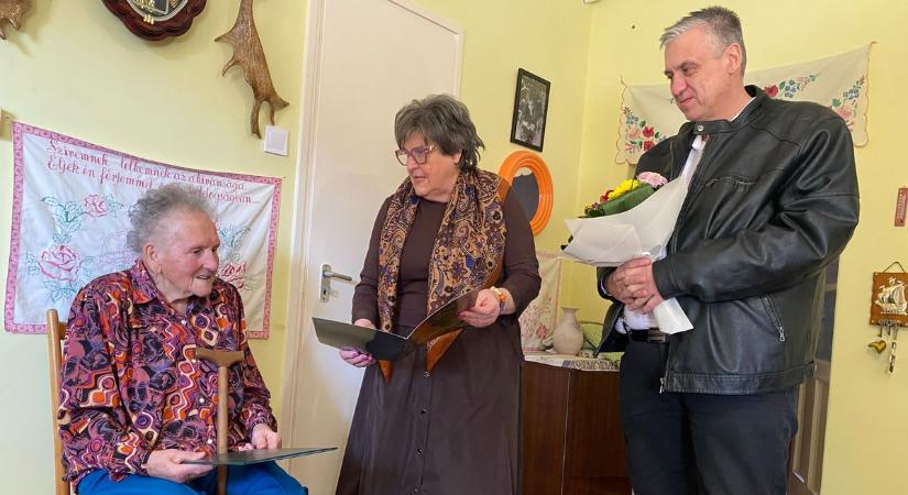 A 90 éves Margit néni egy dologban mindenképpen kitűnt nyugdíjas társai közül – fotók