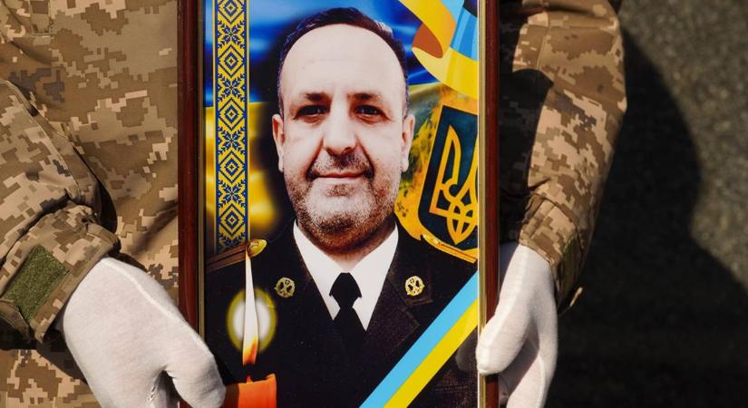 Három és fél év bizonytalanság után temették el az ungvári alezredest