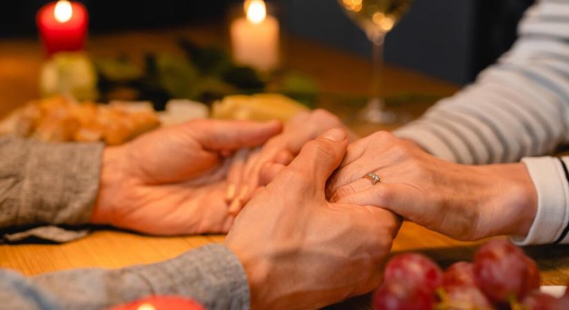 Egy 85 nő és egy 73 éves férfi jegyezte el egymást az idősek otthonában