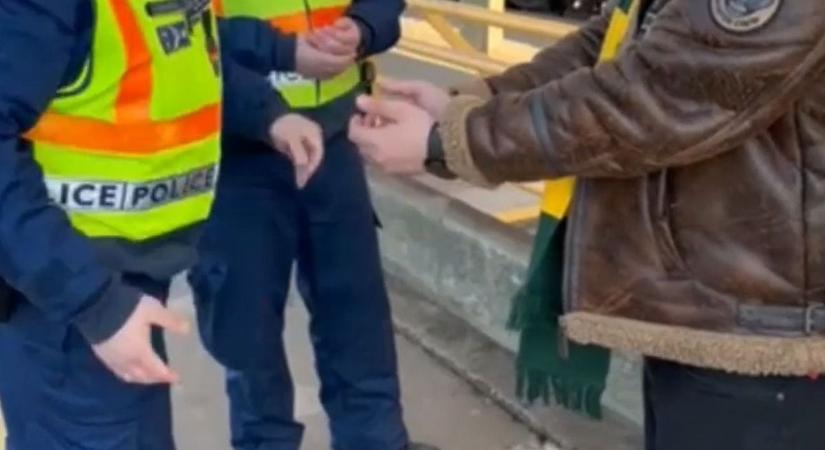 Kocsmai kiegészítővel „kopogtatott” a nyíregyházi hivatalnál egy részeg férfi – betörte az üveget, majd angolosan távozott! (videó)