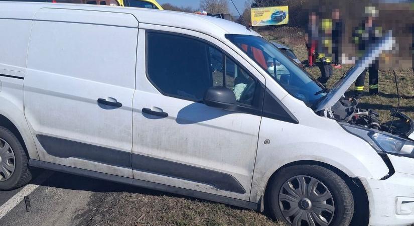 Brutális baleset a 8-as főúton: hat autó és egy kamion ütközött, sok a sérült!