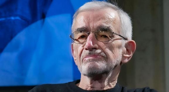 Bodor Ádám: Egy művésznek nem árt, ha egy kicsit különc