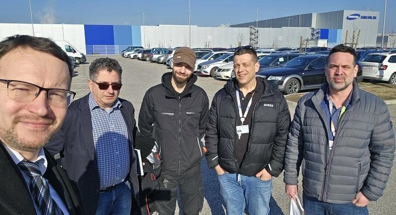 A gödi Samsung-gyárban egyeztetett a nemrég alakult szakszervezet és a cég vezetősége