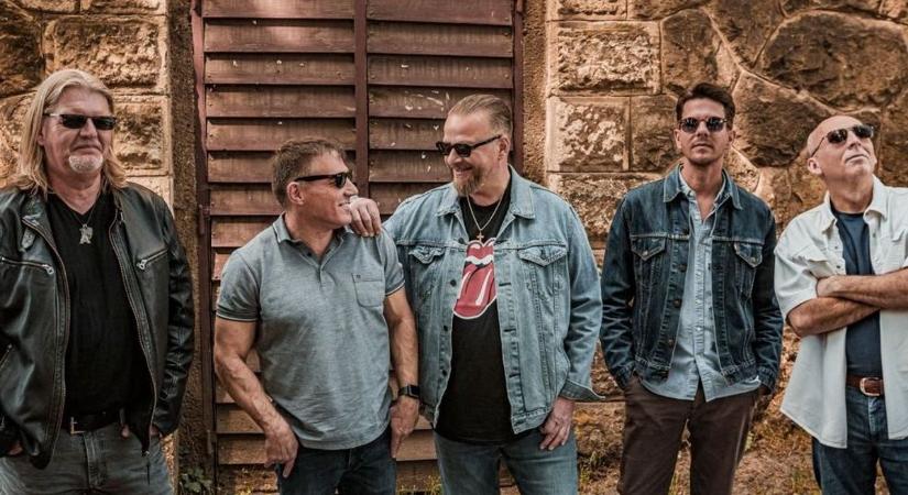 Nélküled el sem kezdődhet: ingyen koncertet ad az Ismerős Arcok