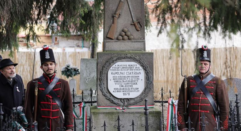 Valaha sorsdöntő csata zajlott ezen a hevesi településen – A hősökre emlékeztek  képek és videó