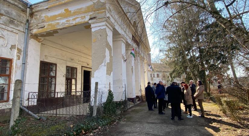 Egymilliárd forint érkezik erre a Szabolcs vármegyei településre – történelmi épület születik újjá