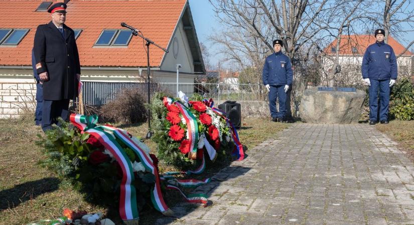 A II. világháború légitámadásaiban elhunytakra emlékeztek (galéria)