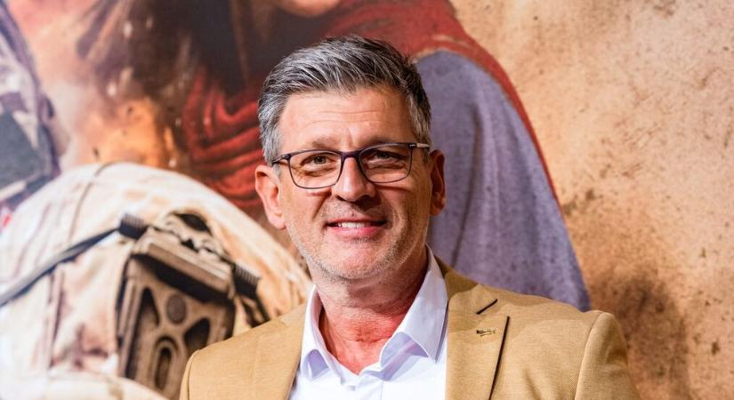 Kárász Róbert megmutatta 3 hónapos kislányát: ilyen nagyot nőtt a kis Lelle