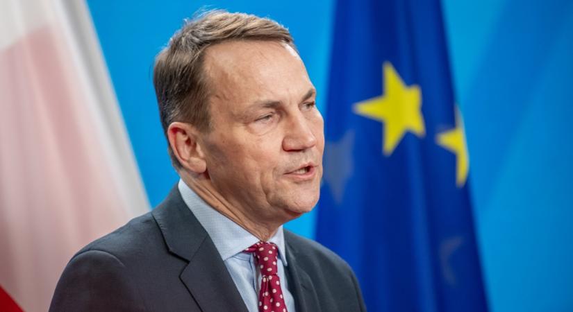 Háborúra uszít a lengyel külügyminiszter is