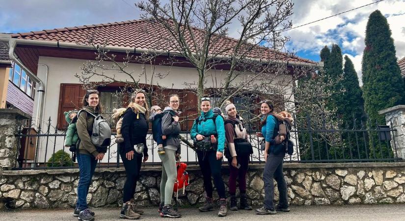 Hét kilométert túráztak a babák az erdőben