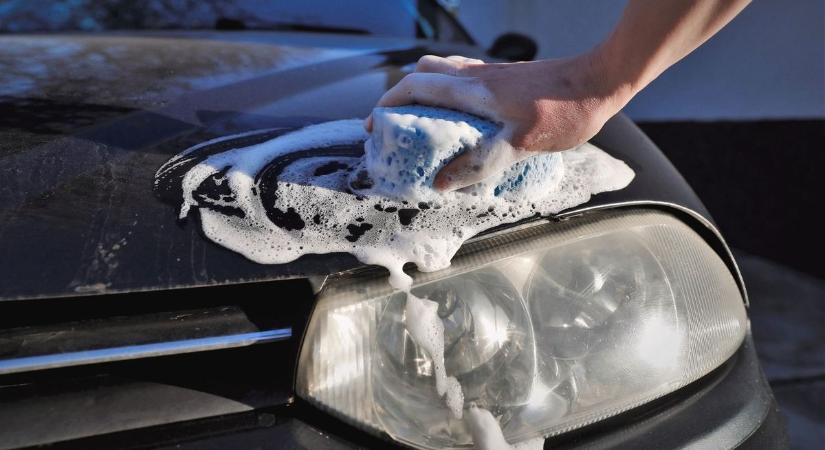 Hogy mi van?! Több százezres büntetést kaphatsz, ha nem takarítod le a kocsidat