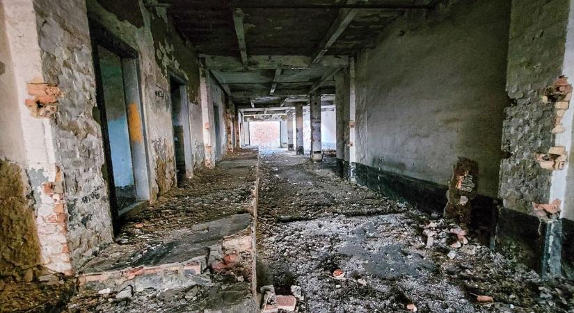 Egy éjszaka alatt ürítették ki: urbexfotókon a régi szovjet bázis