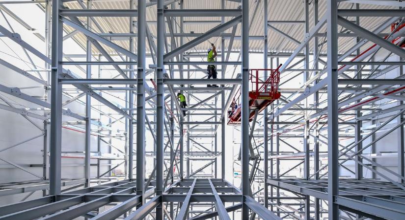 A BYD miatt senki nem beszélt róla: egy második óriásgyár is épül Szegeden, már majdnem készen van - látványos szakaszhoz ért a beruházás