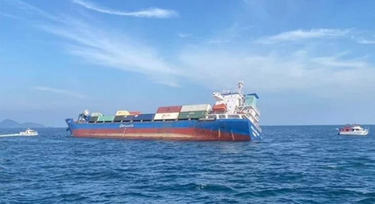 Veszélyben a népszerű turistaparadicsom, olajkatasztrófa fenyegeti a strandokat