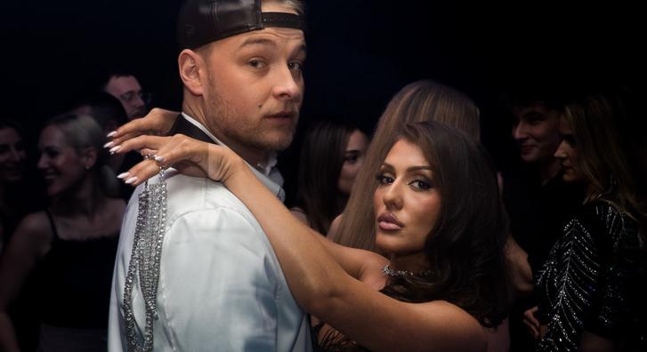 Forró képsorokkal debütált Mihályfi Luca és PYFU új klipje