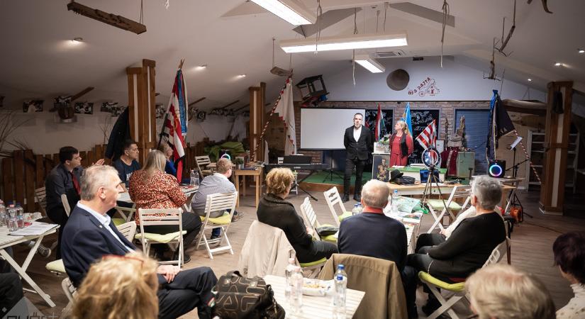 Elkezdődött a felolvasómaraton