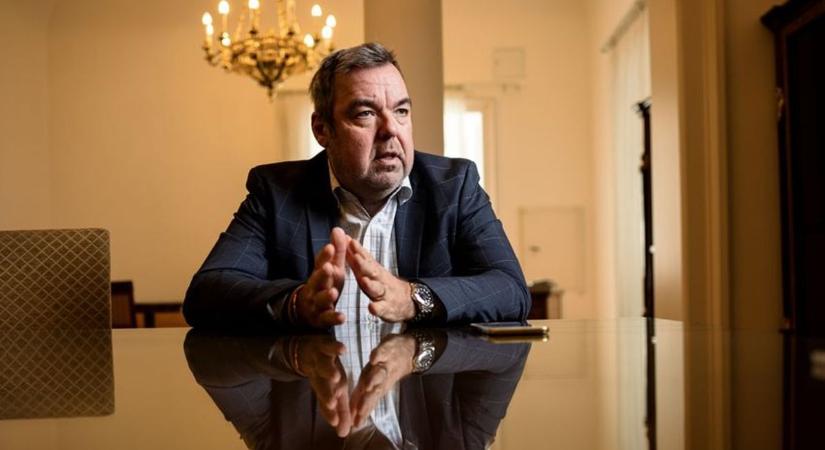 Újabb mélypont: a DK elárulta a magyarságot