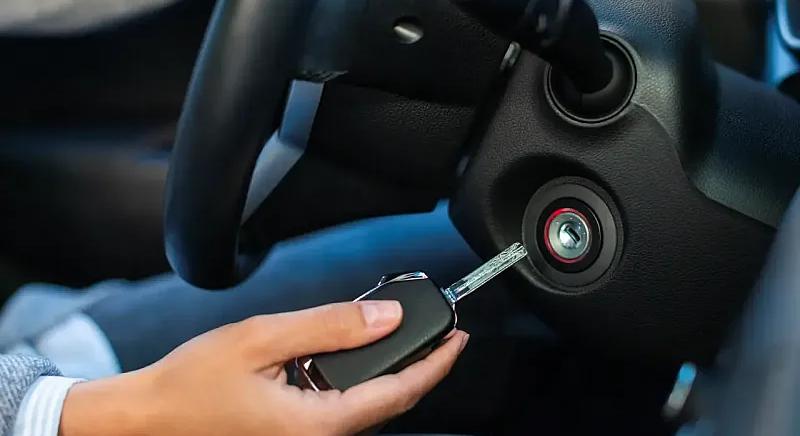 Percekig járatja a motort indulás előtt? Lehet, hogy csak árt vele