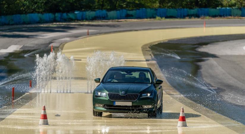 Tippek a szakértőtől: hogyan nyerjük vissza magabiztosságunkat a volán mögött?