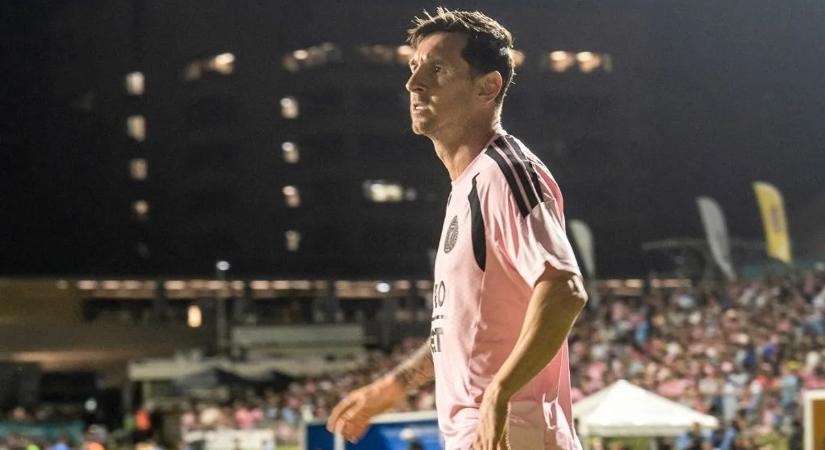 Rárontott egy szurkoló Messire, pillanatok alatt káosz lett a Miami meccsén