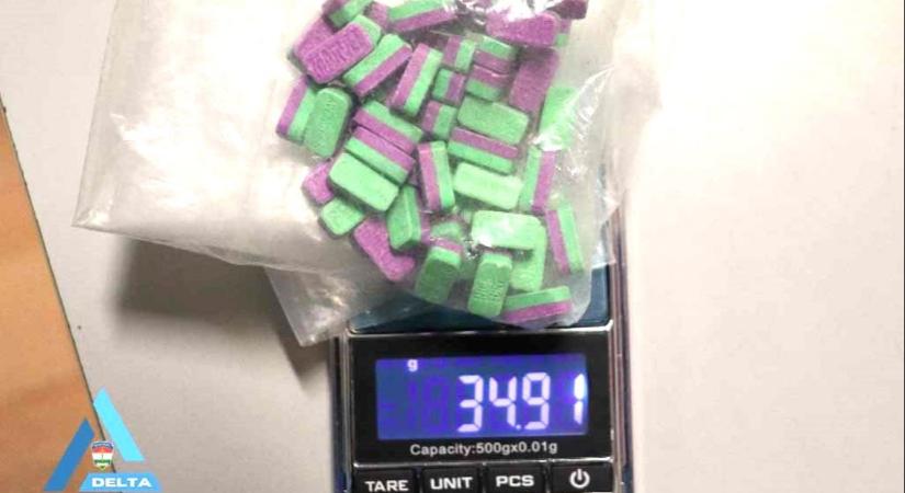 Drogarzenál az alsógatyában: a „Franzstadtban”ban így is fociznak – videó