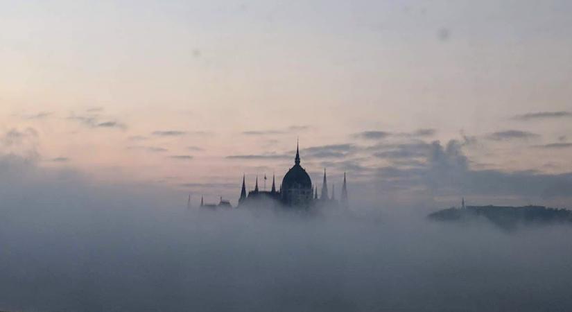 A kampány első felében 306 jelöltet vettek nyilvántartásba, ebből 210 a két nagypárté