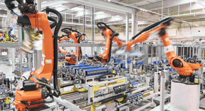 A Skoda lett a Volkswagen elektromos motorja? – 131 robot percenként gyárt akkumulátorokat az új gigaüzemben