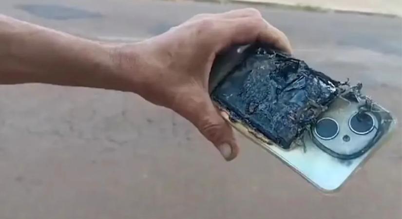 A felrobbant mobilja mentette meg a férfi életét