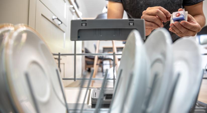 A mosogatógép-tabletta nemcsak mosogatásra való: íme 7 új ötlet