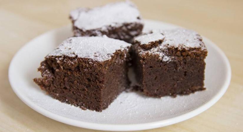 Kefires, kakaós kevert süti: varázslatosan puha, gyors és egyszerű recept