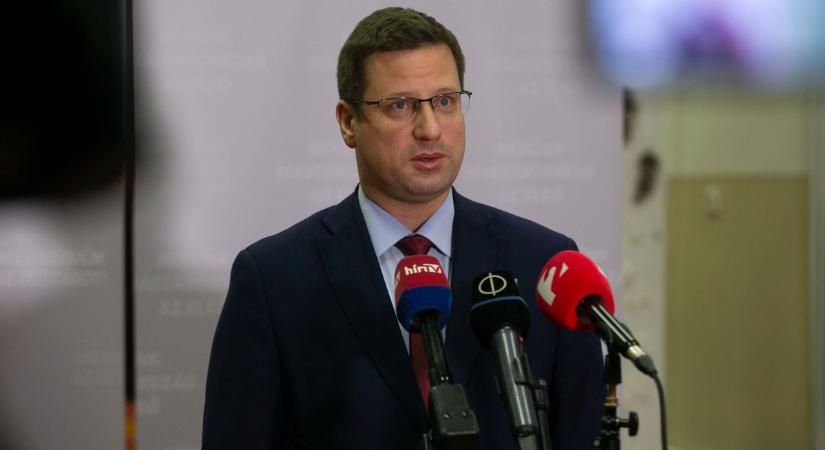 Gulyás Gergely Kecskeméten: Az orosz kőolaj a legolcsóbb Magyarország számára – fotók