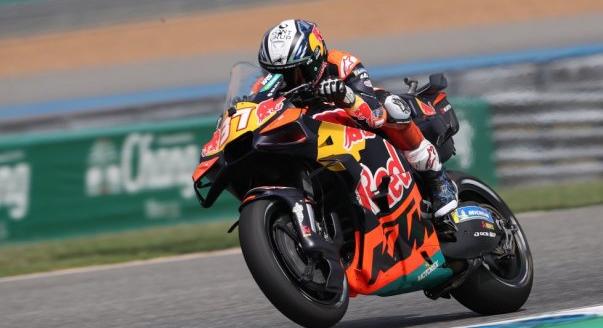 Bezzecchi az élről bukott, Acosta legyőzte Marquezt a sprinten