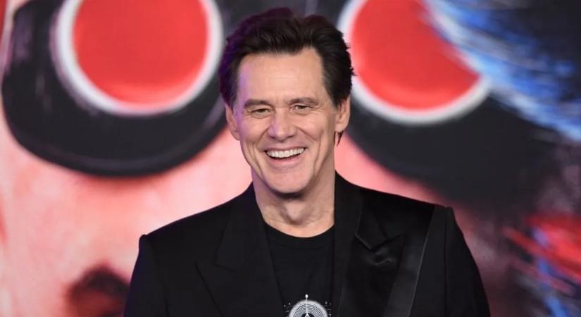 Rá sem ismerni, mi történt Jim Carrey arcával?