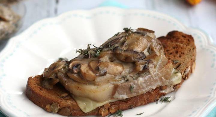 Serpenyőből a pirítósra: gombás tarja, ahogy még nem etted