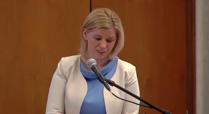 Kinevették az államtitkár beszédét az állatorvosi diplomaosztóján