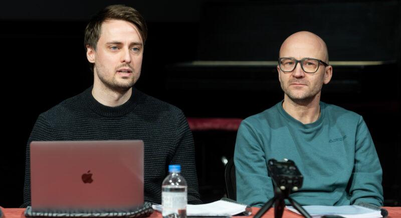 Rebbenő pillantások a kihalás pereméről – Nagy Péter István rendezésében készül a Víg új bemutatója