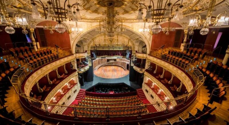 Díszletcsere és közös munka: összefog a pécsi és a zalaegerszegi színház