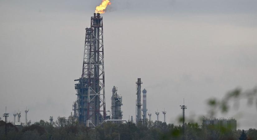 Engednie kell Ukrajnának az olajvitában a magyarok többsége szerint