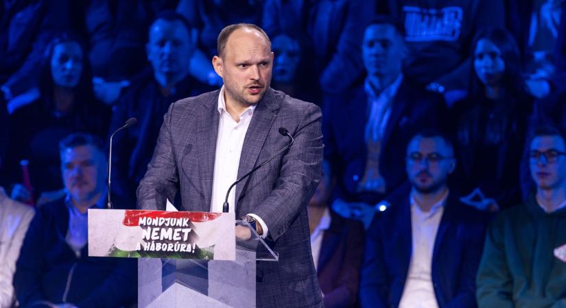 Esztergom polgármestere érdekes történetet osztott meg Orbán Viktorról a Háborúellenes Gyűlésen