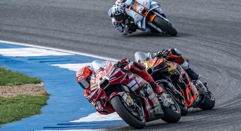 MotoGP: furcsa befutó, Acosta nyerte a sprintfutamot Thaiföldön