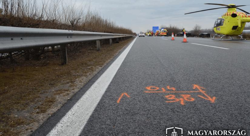 Egy ember életébe került, hogy a sofőr elaludt az autópályán