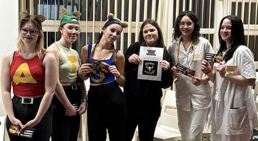 Jelmezek, tréfák és zene – farsang Makó egyetlen középiskolai kollégiumában
